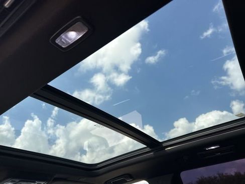 Used 2022 GMC Yukon Denali image 13