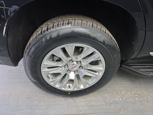 Used 2024 GMC Yukon Denali image 20