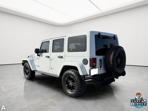 Used 2017 Jeep Wrangler Unlimited Sahara AWD/4WD image 4