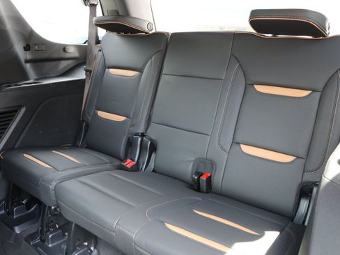 Used 2024 GMC Yukon AT4 w/ Technology Package AWD/4WD image 36
