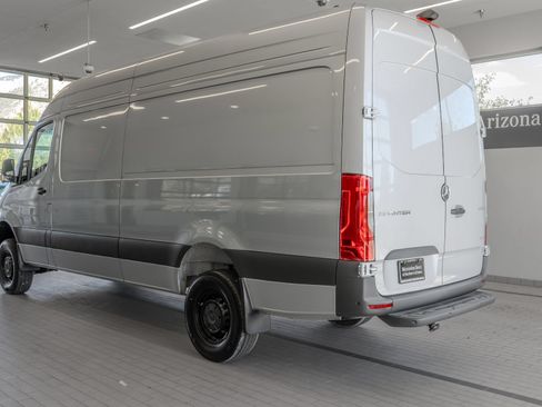Used 2025 Mercedes-Benz Sprinter 2500 image 13
