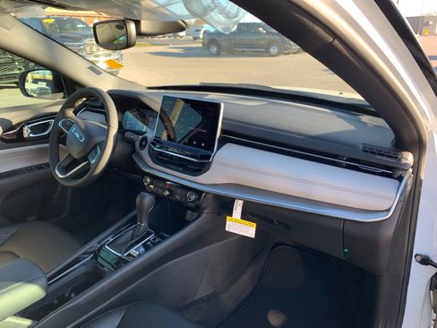 New 2026 Jeep Compass Limited image 17