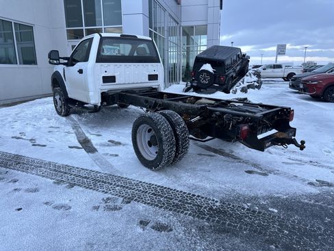 Used 2017 Ford F450 XL w/ Power Equipment Group image 3