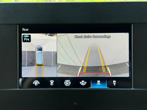 Used 2024 Mercedes-Benz Sprinter 2500 image 30