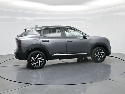 Used 2025 Nissan Kicks SV image 16