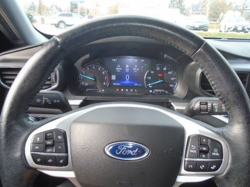 Used 2022 Ford Explorer XLT w/ Equipment Group 202A image 16