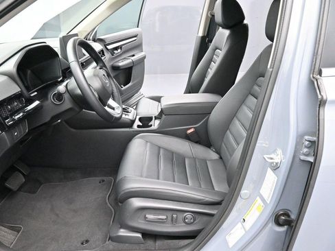 Used 2025 Chrysler Pacifica Select FWD image 10