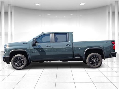 Used 2025 Chevrolet Silverado 2500 LT w/ Trail Boss Package image 2