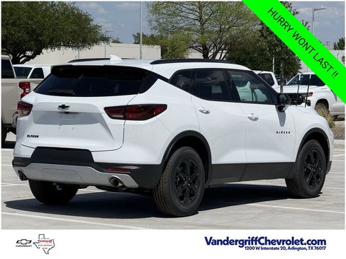 New 2026 Chevrolet Blazer LT w/ Midnight/Sport Edition FWD image 4