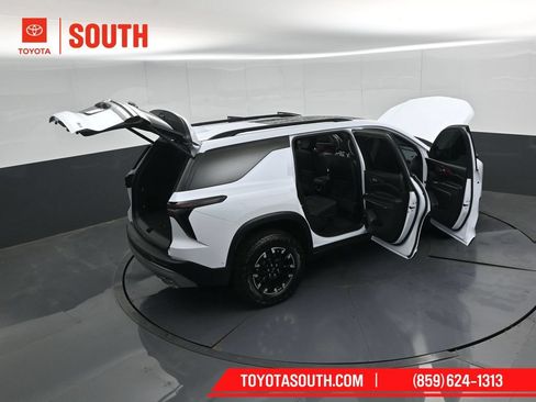 Used 2026 Chevrolet Traverse Z71 w/ Enhanced Driving Package AWD/4WD image 60