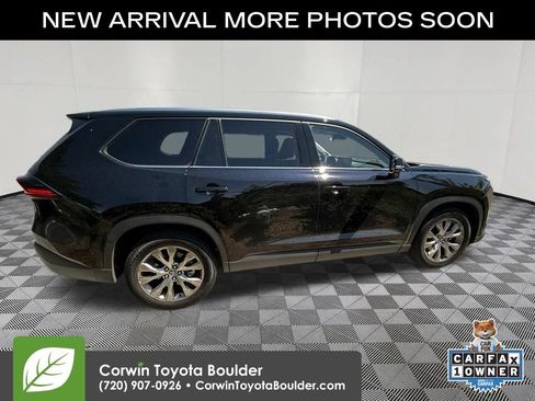 Used 2025 Toyota Grand Highlander AWD image 9