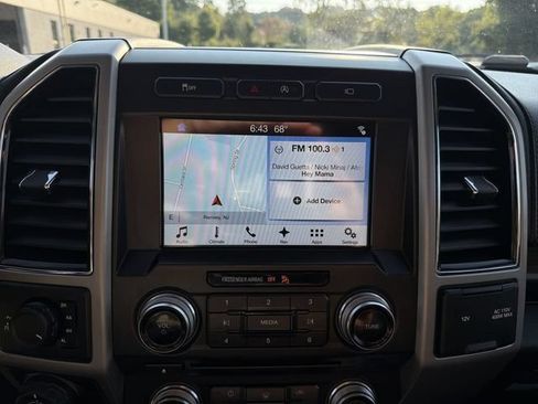 Used 2017 Ford F150 Lariat w/ Equipment Group 502A Luxury AWD/4WD image 20