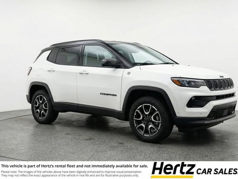 Used 2025 Jeep Compass Trailhawk AWD/4WD image 1