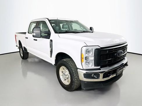 Used 2023 Ford F250 XL w/ FX4 Off-Road Package AWD/4WD image 4