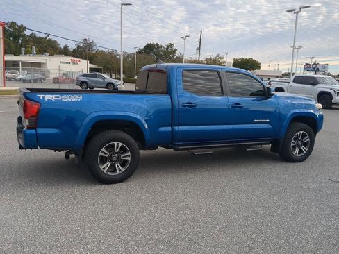Used 2018 Toyota Tacoma TRD Sport w/ Technology Package image 13
