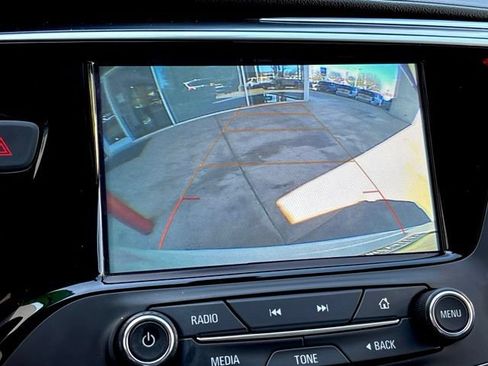 Used 2019 Buick Envision Essence FWD image 21