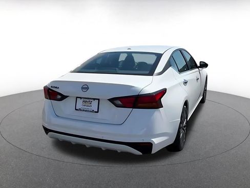 Used 2025 Nissan Altima 2.5 SV FWD image 13