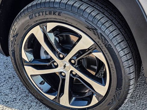 Used 2024 Chevrolet Trax RS w/ Driver Confidence Package FWD image 15