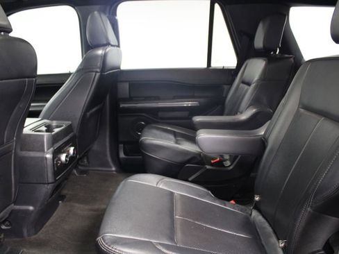 Used 2021 Ford Expedition XLT image 24