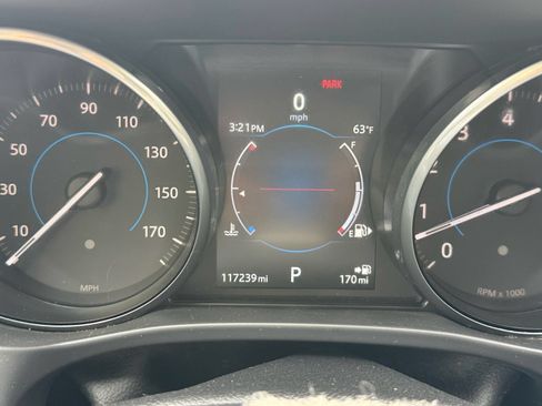 Used 2017 Jaguar F-PACE Prestige AWD/4WD image 15