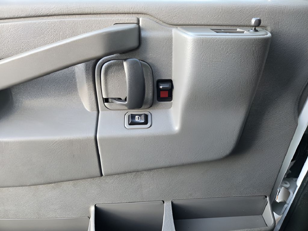 Used 2022 Chevrolet Express 2500 w/ Driver Convenience Package RWD image 20
