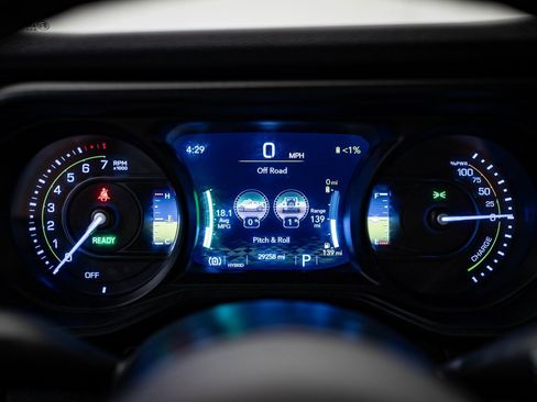 Used 2024 Jeep Wrangler Unlimited image 32