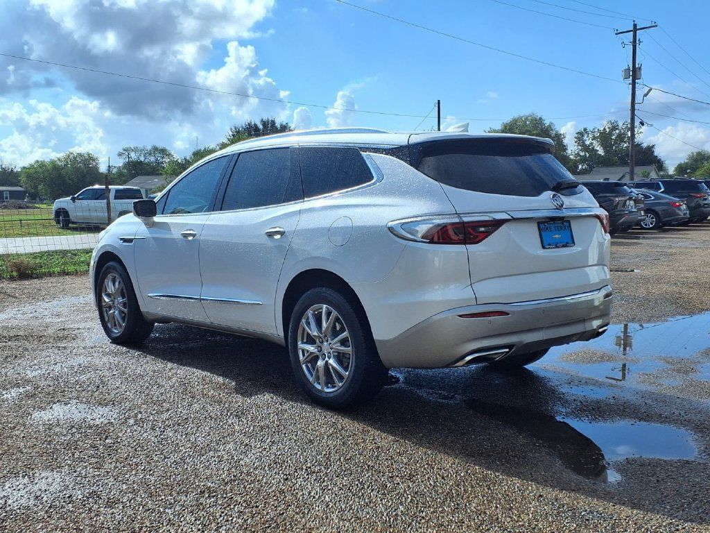 Used 2022 Buick Enclave Premium w/ Surround and Sites Package FWD image 3