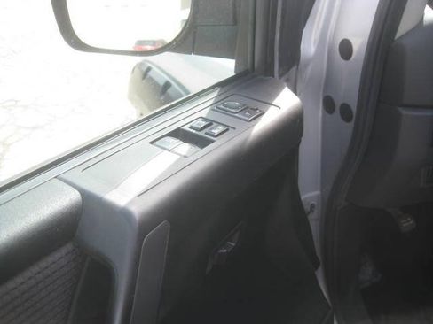 Used 2012 Nissan Titan SV AWD/4WD image 17