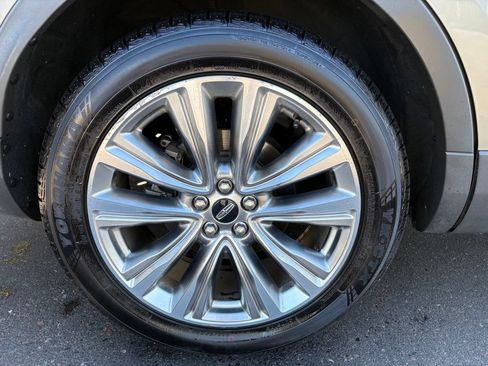 Used 2016 Lincoln MKX Reserve w/ Technology Package AWD/4WD image 5