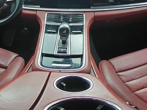 Used 2020 Porsche Panamera 4 image 21