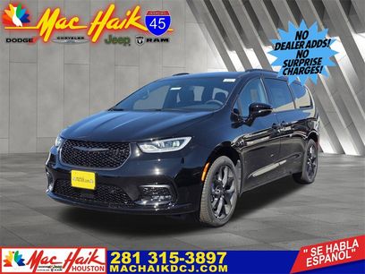 New 2026 Chrysler Pacifica Limited