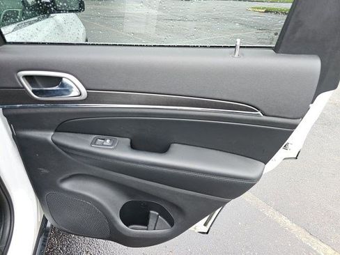 Used 2018 Jeep Grand Cherokee Limited w/ Trailer Tow Group IV image 17