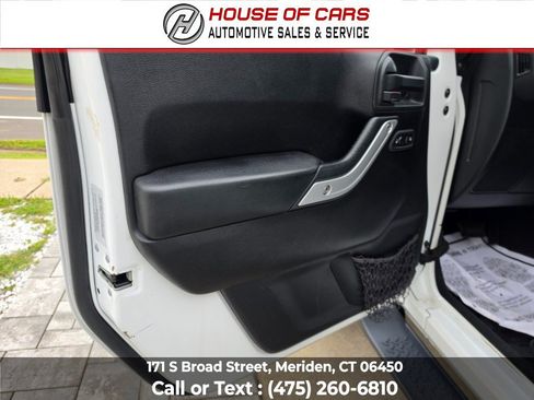 Used 2016 Jeep Wrangler Unlimited Sahara w/ Dual Top Group AWD/4WD image 42