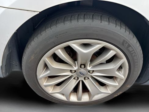 Used 2014 Ford Taurus Limited image 31