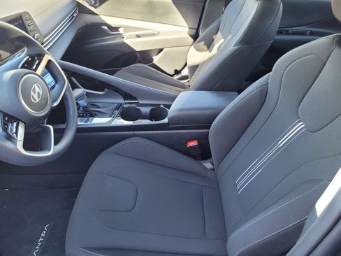 Certified 2026 Hyundai Elantra Hybrid FWD image 19