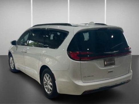 Used 2022 Chrysler Pacifica Touring-L FWD image 7