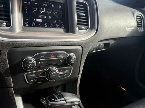 Used 2019 Dodge Charger SXT w/ Leather Interior Group image 13