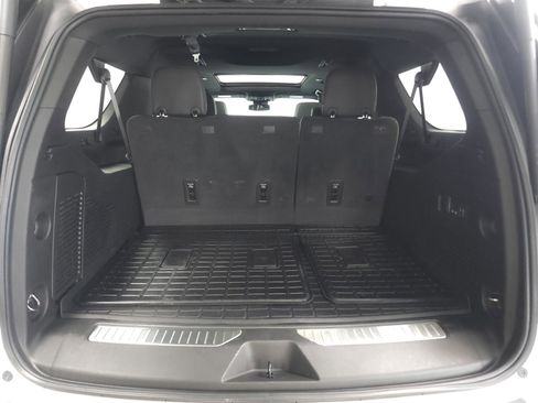 Used 2024 GMC Yukon XL AT4 w/ AT4 Premium Package AWD/4WD image 12