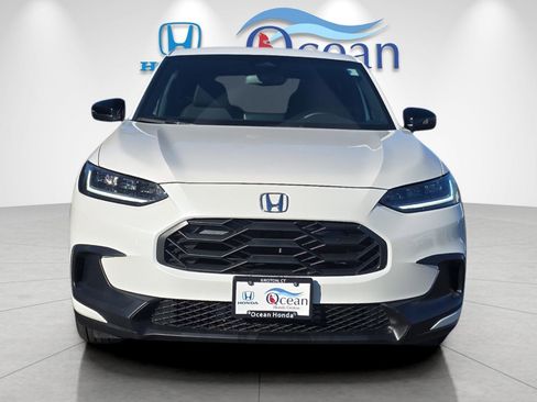 Used 2025 Honda HR-V Sport image 8