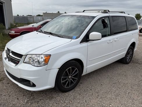 Used 2017 Dodge Grand Caravan SXT FWD image 1