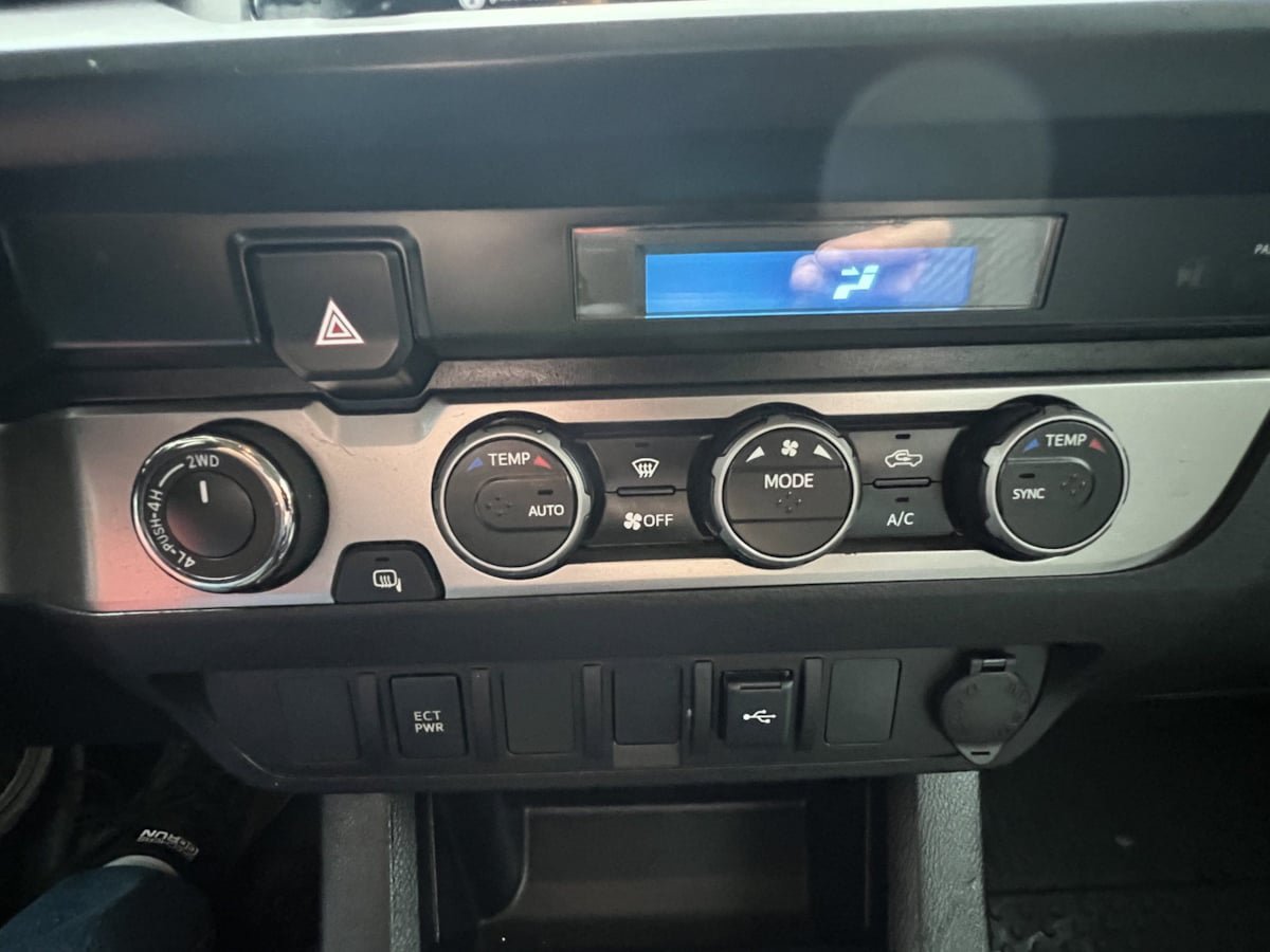 Used 2021 Toyota Tacoma SR AWD/4WD image 23