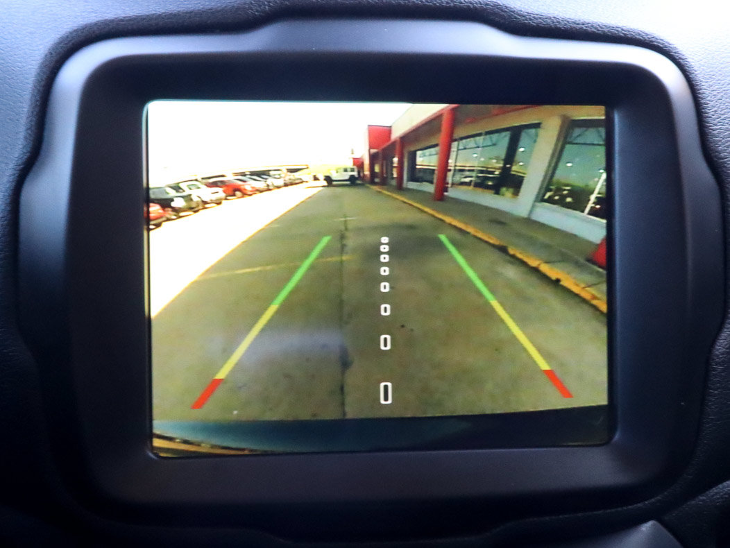Used 2022 Jeep Renegade Latitude AWD/4WD image 12