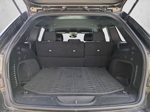 Used 2017 Jeep Grand Cherokee Laredo w/ Quick Order Package 2BE RWD image 14