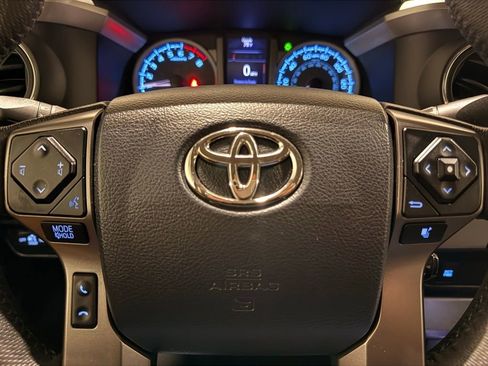 Used 2017 Toyota Tacoma SR5 image 16