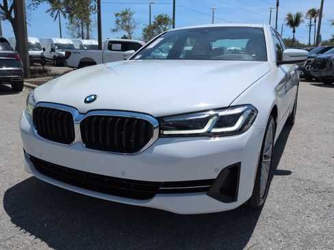 Used 2023 BMW 540i w/ Premium Package RWD image 9