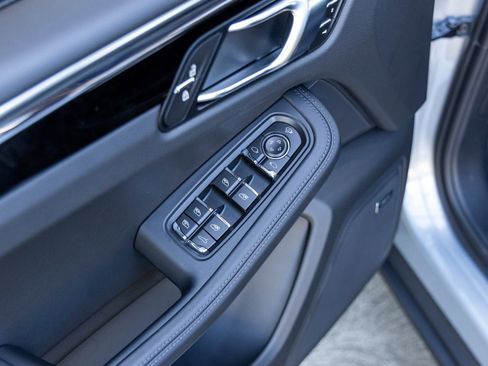 New 2026 Porsche Macan AWD/4WD image 25