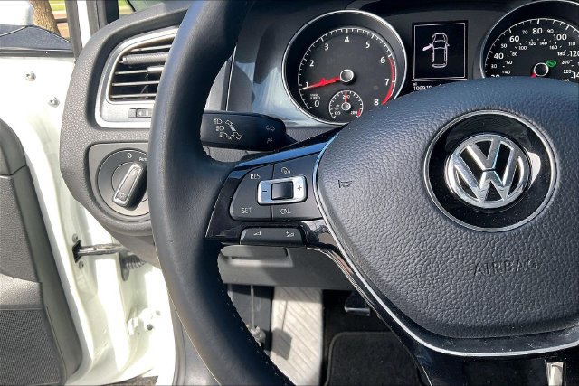 Used 2018 Volkswagen Golf S FWD image 15