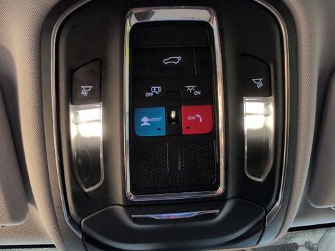 Used 2023 Jeep Grand Cherokee Limited w/ Luxury Tech Group II image 25