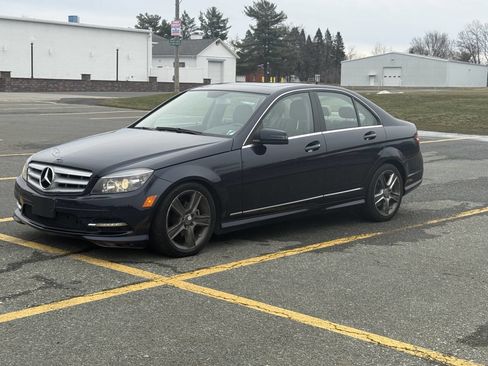 Used 2011 Mercedes-Benz C 300 C 300 Luxury 4MATIC AWD 4dr Se image 2