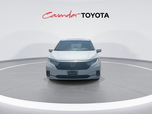 Used 2024 Honda Odyssey Elite image 3